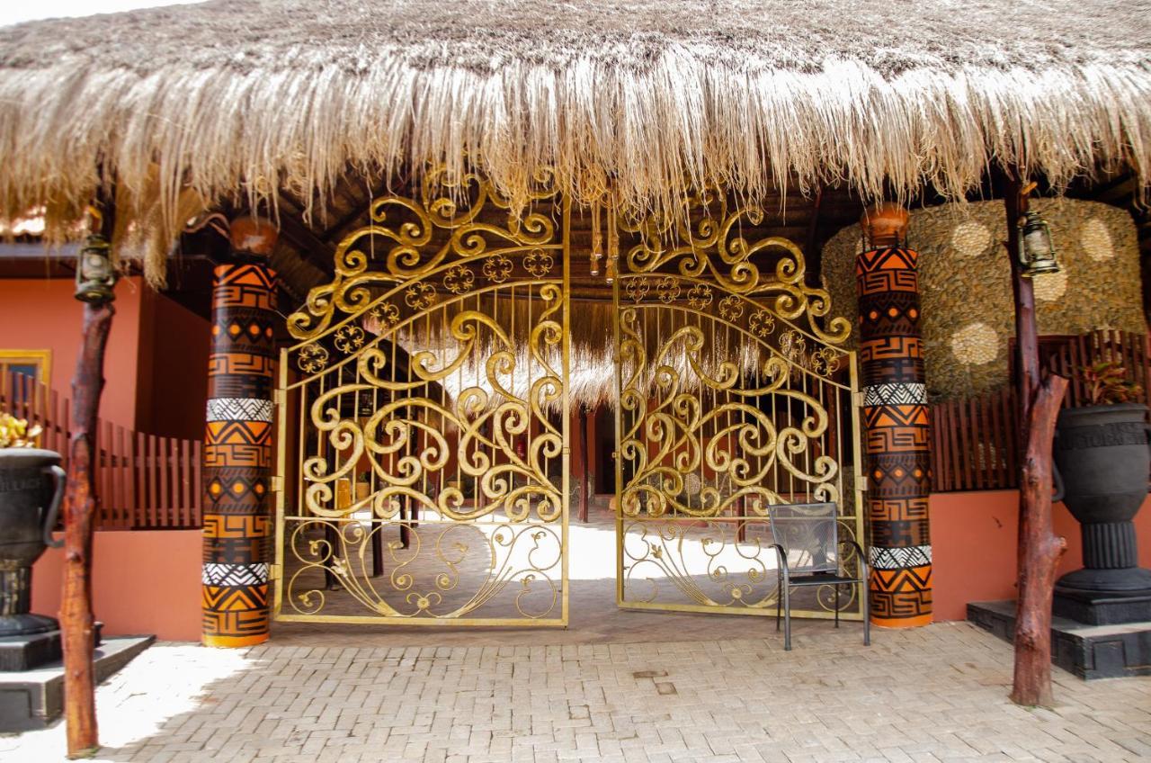 Ike'S Cultural Village 쿠마시 외부 사진