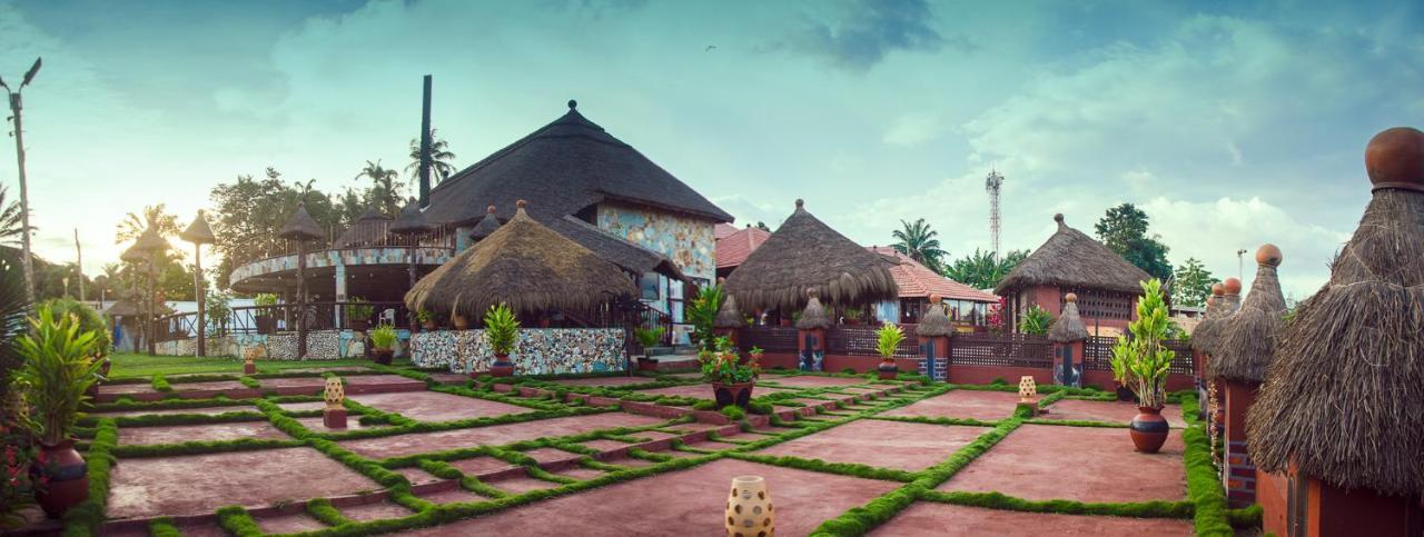 Ike'S Cultural Village 쿠마시 외부 사진